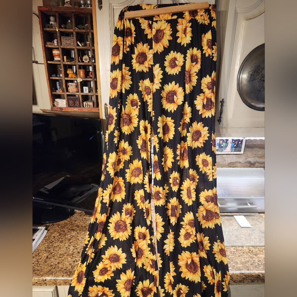 Sunflower pants. Never used. Perfect for any occasion.  Size large